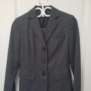 Tahari ladies pinstripe pant suit